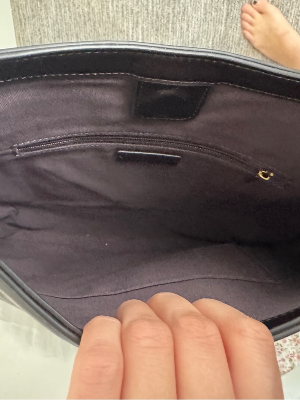 Women's Black Leather Hobo Shoulder Bag - Picture 12 of 13